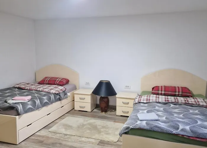 Small For Two דירה *