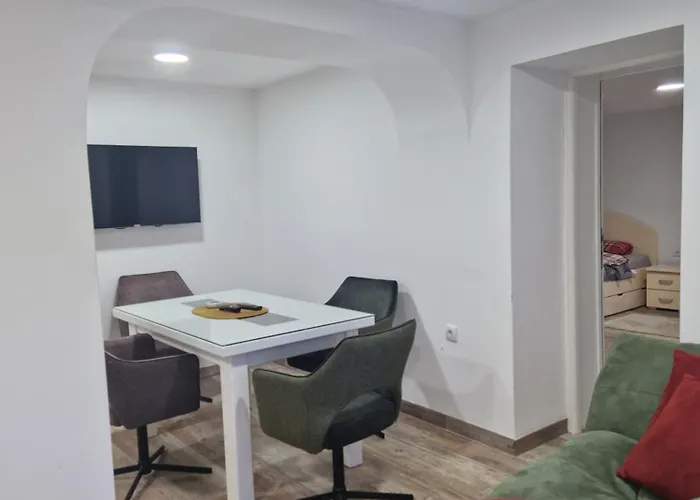 Small For Two דירה Brus